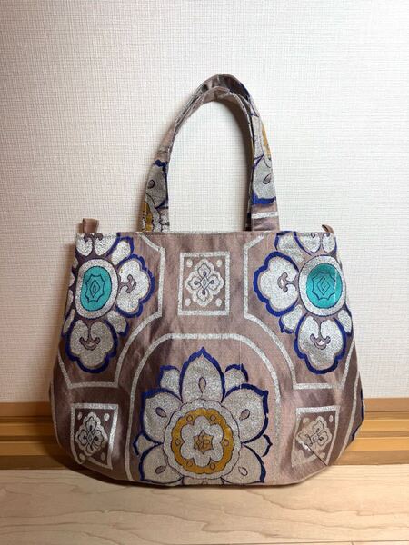 手提げトートショルダー2wayバッグ 帯リメイク 丸型 大きめ ハンドメイド ポケット付き ハンドメイド 一点物 茶色