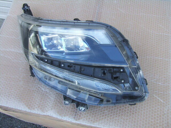 送料無料 ノア 80 後期 ハイブリッド LED ヘッドライト 右 Si ZWR80W ZRR80W ZRR85W 81110-28G50 ICHIKOH 28-239 純正 ヘッドランプ B
