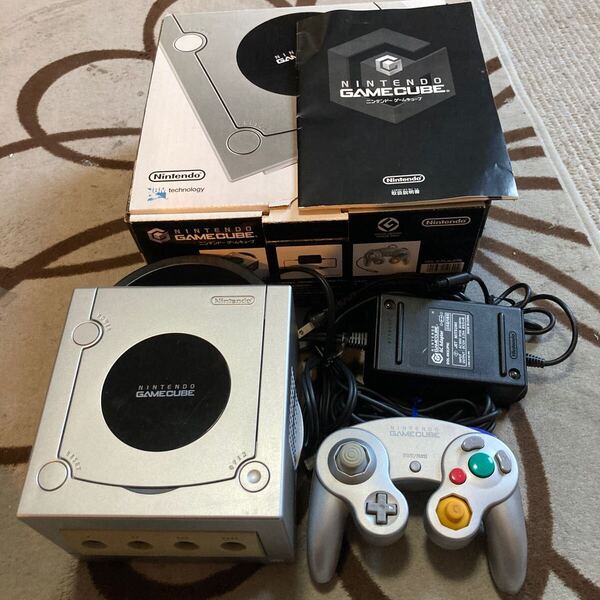 送料無料 動作OK GC ゲームキューブ ブラック 本体 箱 説明書 アダプタ付 NINTENDO NGC GAMECUBE ニンテンドー DOL-001
