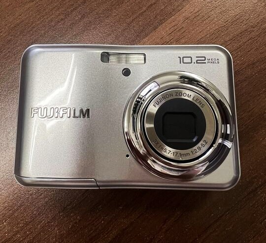 FUJIFILM 12メガピクセル コンパクトデジタルカメラ電池中古 Yahoo!オークション -「メガ」(富士フイルム) (コンパクト