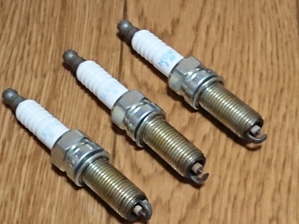 NGK イリジウム プラグ ILKR7K8 3本セット 日産デイズルークス B21A