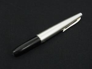 PLATINUM プラチナ 万年筆 筆記用具 文房具 ステーショナリー レディース メンズ シルバー系×ブラック系 DI7925