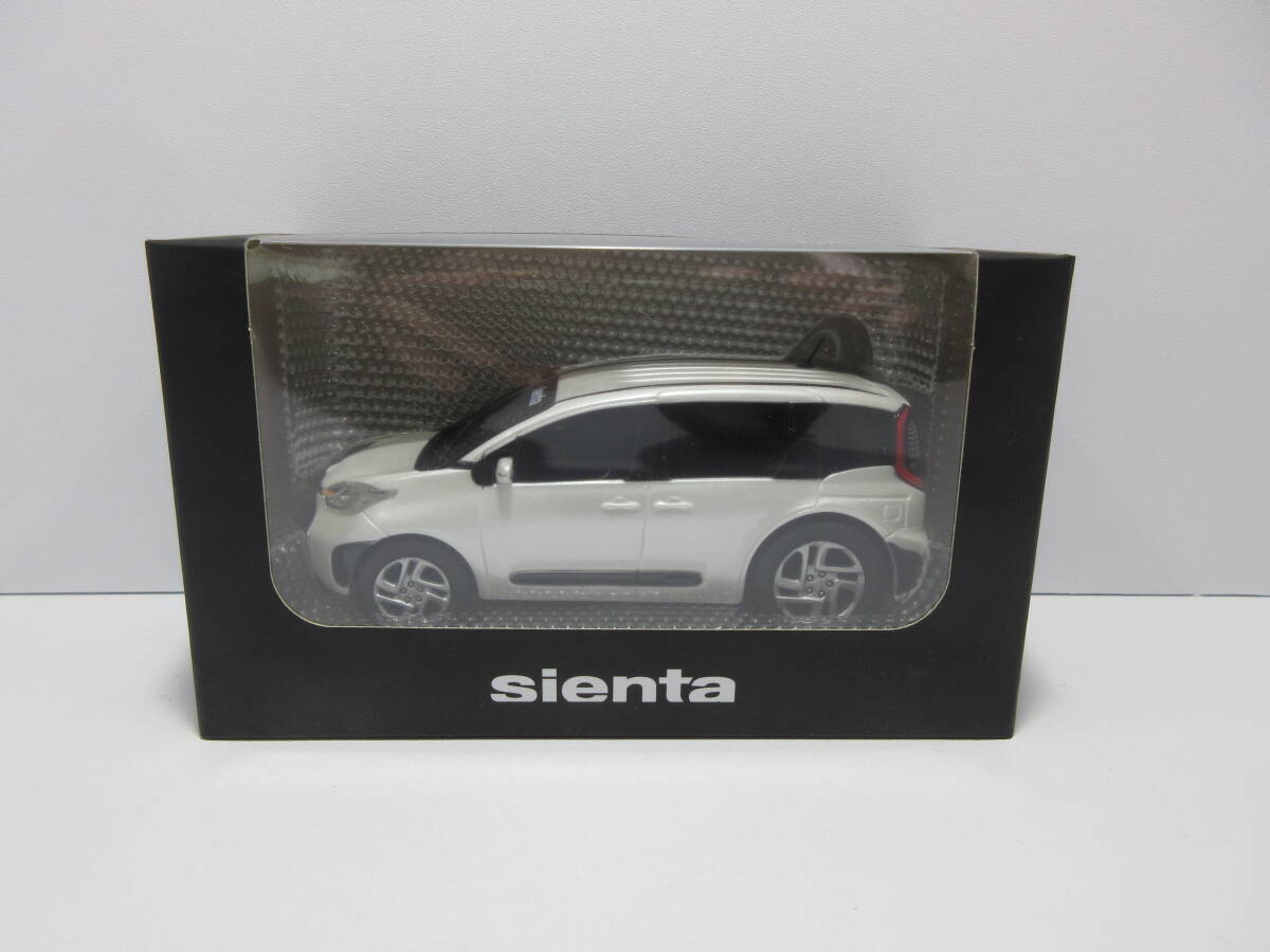 新型トヨタ シエンタ ミニカー 濃灰と白セット プルバックカー Yahoo!オークション -「トヨタ シエンタ プルバックカー」の落札