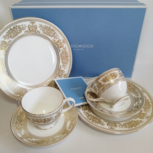【未使用】WEDGWOOD ウェッジウッド カップ&ソーサー&20cmデザートプレート トリオセット ゴールド コロンビア 英国製