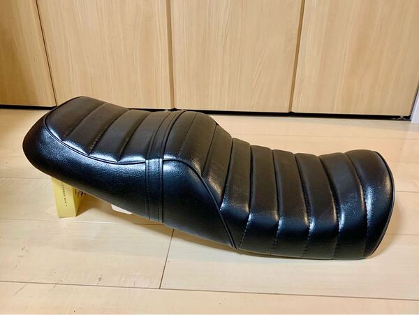 【おひとつ限り!】CB400SF NC39 NC42 Revo タックロールシート 高品質レザー アンコ抜き 社外品