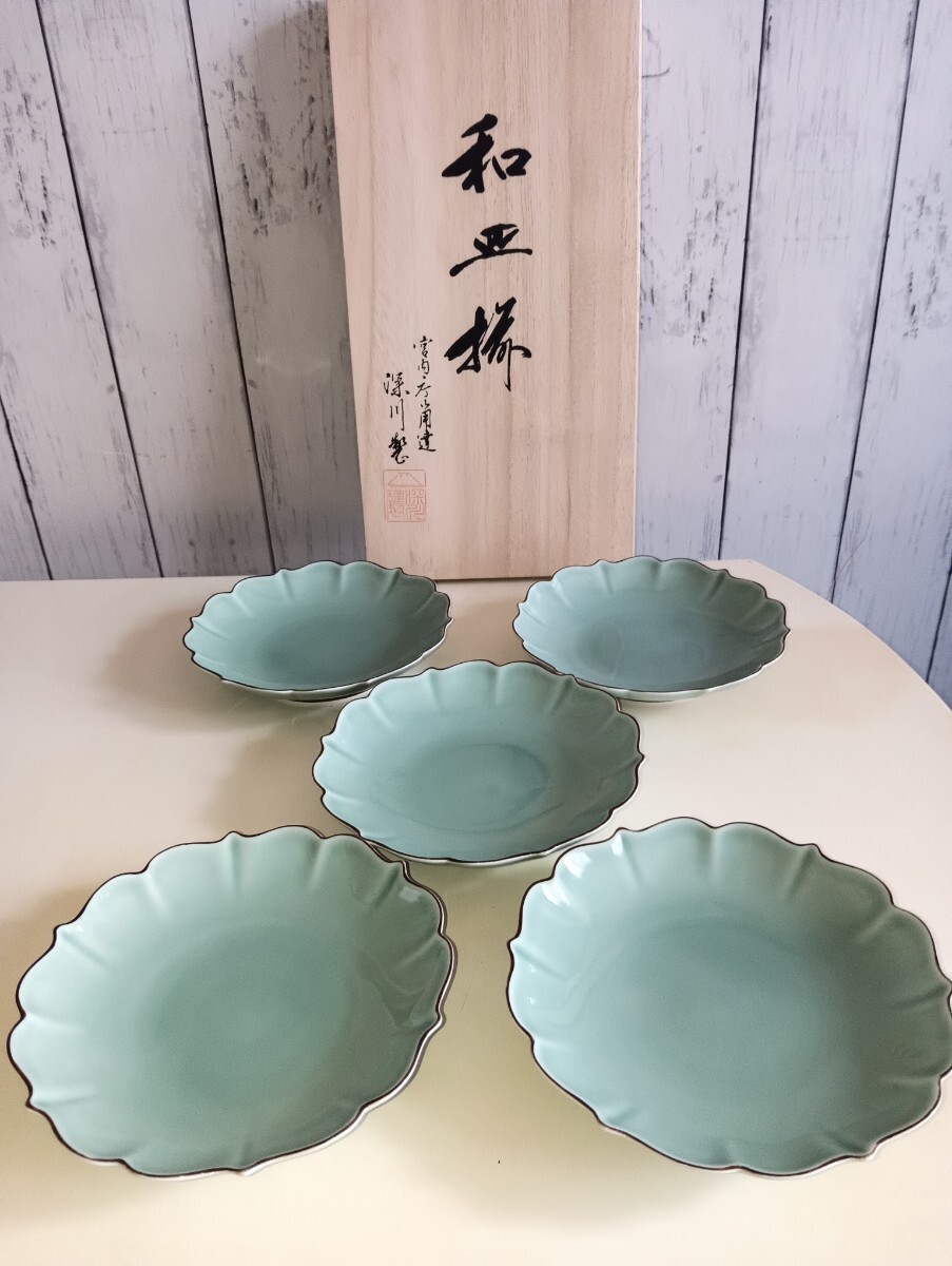 宮内庁御用達 深川製磁 百年庵 貝デザイン 金彩桜花お皿二枚 新品未使用品 Yahoo!オークション -「深川製磁 百年庵」の落札相場・落札価格
