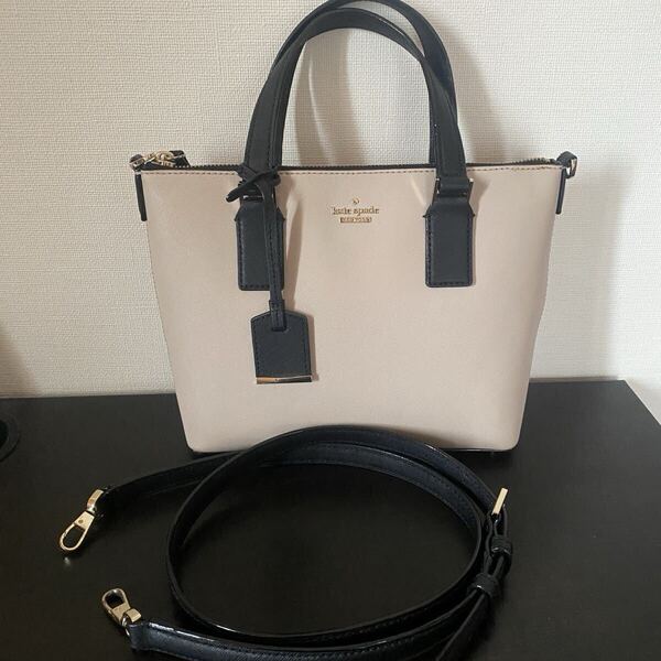 Kate Spade ケイトスペード ショルダーバッグ ハンドバッグ 2way ベージュ ブラック 肩掛け 斜め掛け レザー