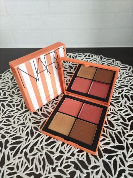 【限定】NARS ナーズ ☆ ホットエスケープ チークパレット Ⅲ ☆ ブラッシュ ブロンジングパウダー ハイライティングパウダー