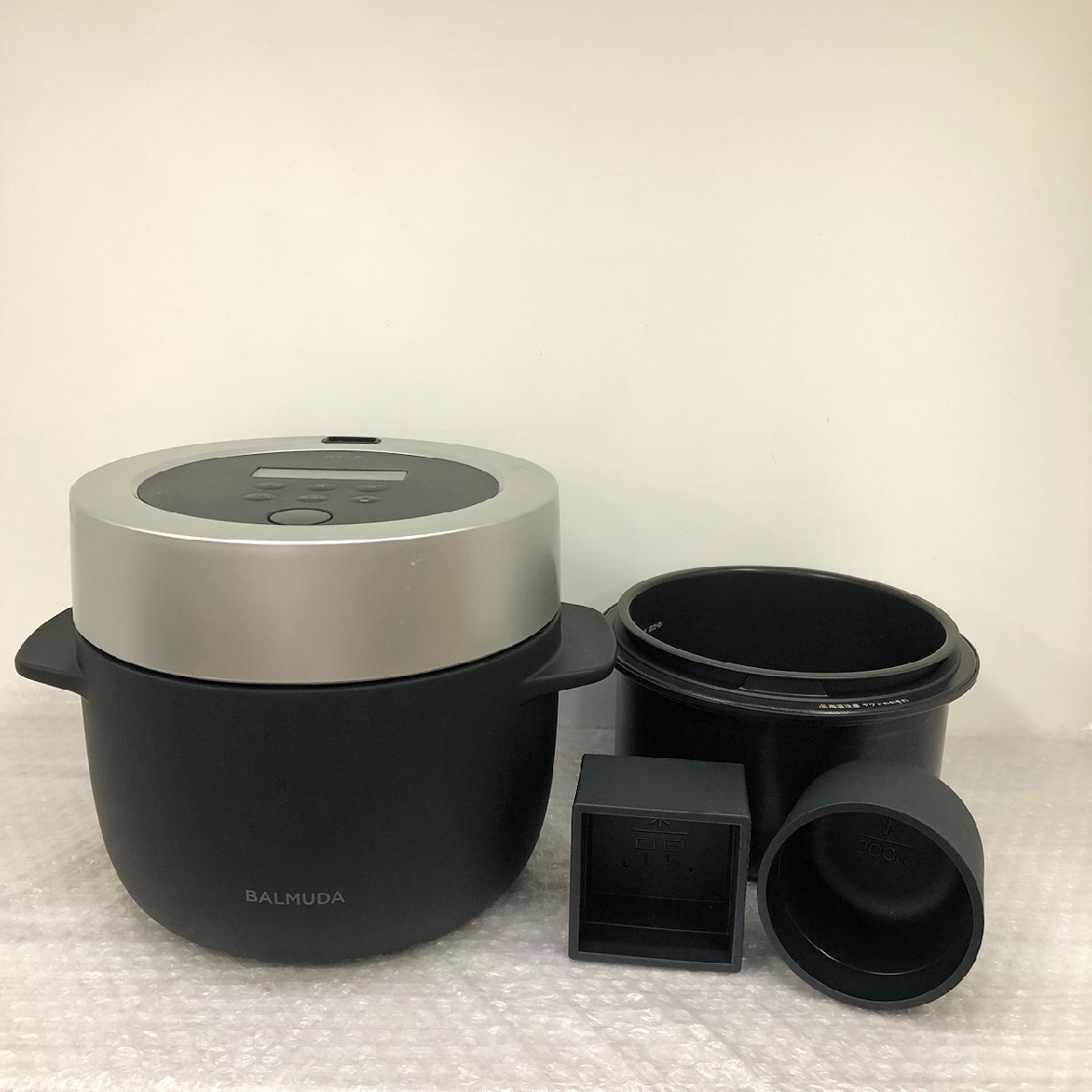 【新品未使用】BALMUDA 炊飯器 ブラック 2025年最新】Yahoo!オークション -バルミューダ 炊飯器の中古品