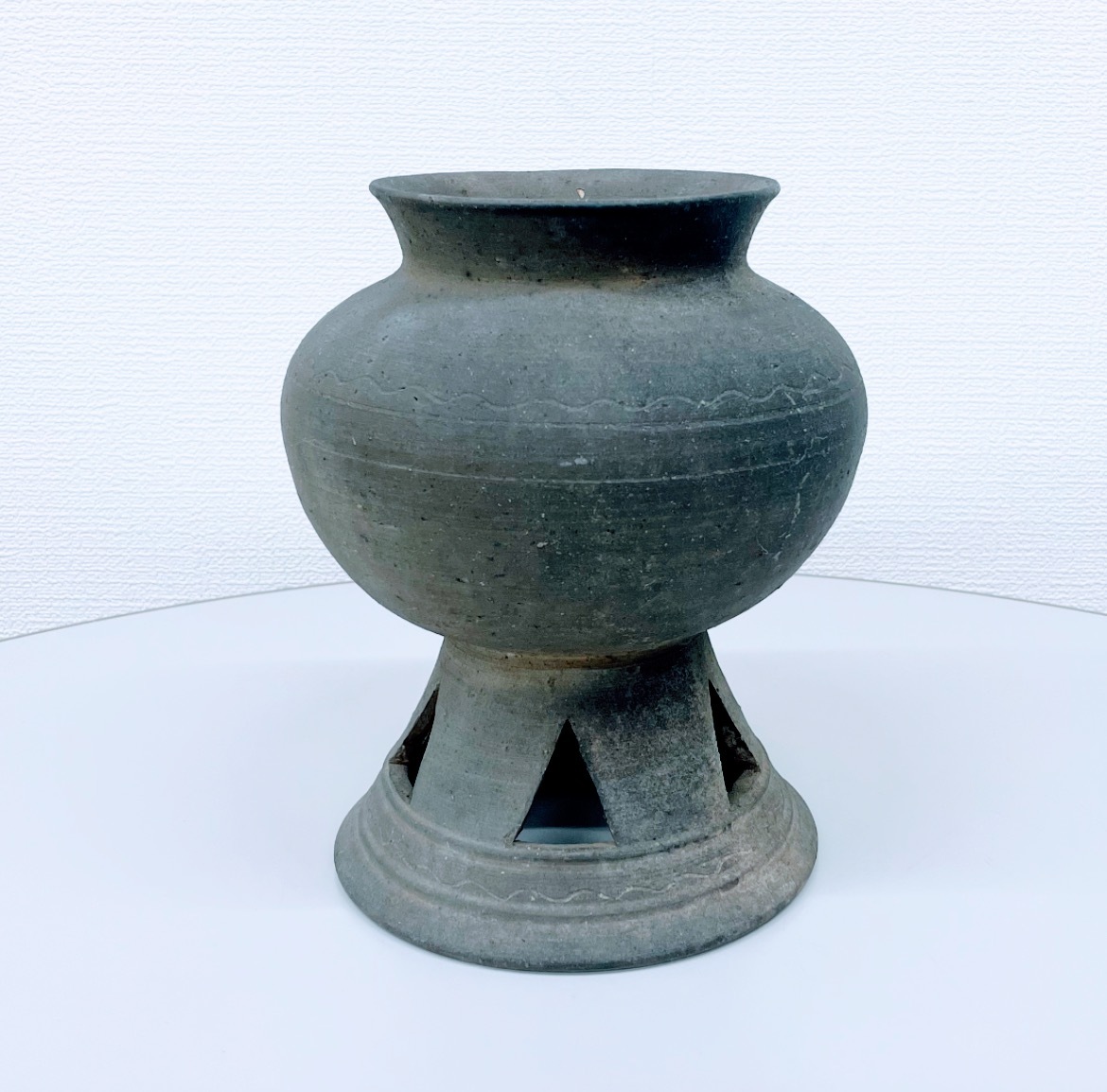 手造り 新羅 焼締透かし高杯 須恵器 菓子器 輸入品 Q1590 Yahoo!オークション -「須恵器 高杯」の落札相場・落札価格