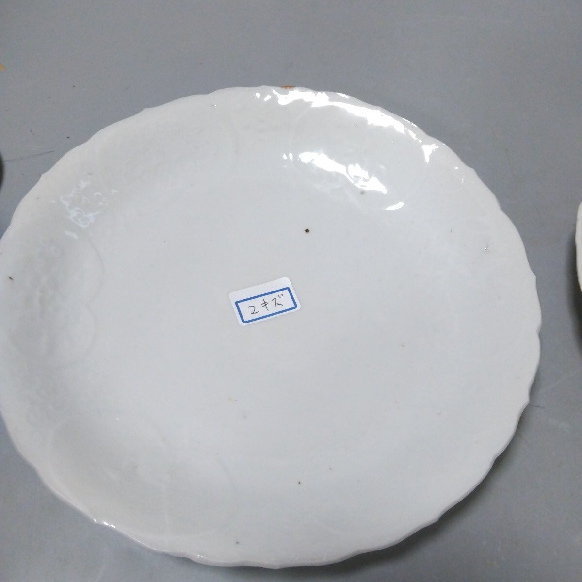 古伊万里　白磁　茶托　江戸時代　藍九谷　古九谷　アンティーク　骨董　柿右衛門白磁 古伊万里 白磁陽刻皿(柿右衛門様式) A / 江戸時代 | フルミナ