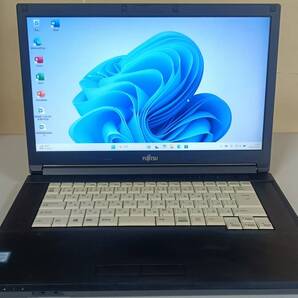 ノートパソコンFUJITSU第六世代Core i5 SSD256Gメモリ8G Win11 office