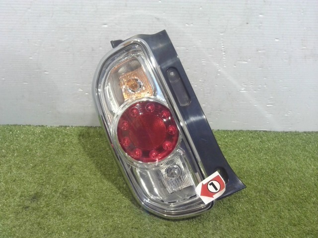 スズキハスラーテールランプ(左)ユニット ハスラー 純正テールランプユニット交換～福岡県 北九州市 小倉