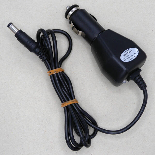 送料無料 LED投光器 LEDライト DC 12V 専用 カーアダプター シガー電源 充電アダプター 8.4V ±5% MAX 1A ピン無し 5.5mm 2.1mm 即決!