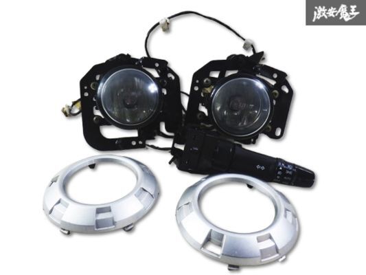 未使用品・デリカD5用 純正フォグランプ Cv5W mz581853 未使用品・デリカD5用 純正フォグランプ Cv5W mz581853