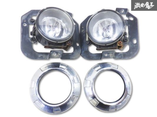 未使用品・デリカD5用 純正フォグランプ Cv5W mz581853 未使用品・デリカD5用 純正フォグランプ Cv5W mz581853