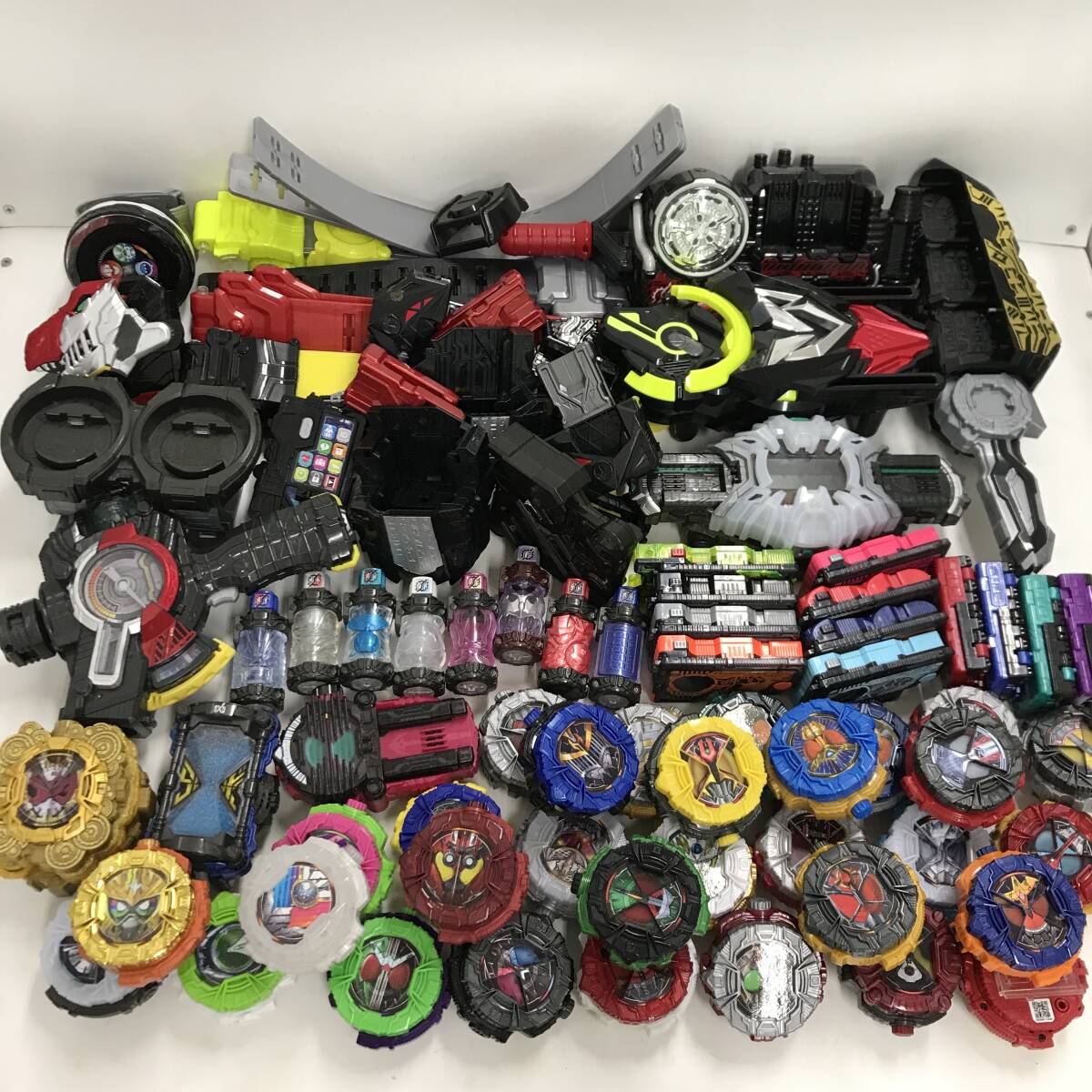仮面ライダー ベルト 大量 まとめ売り 仮面ライダー ベルト大量の値段と価格推移は?|8件の売買データ