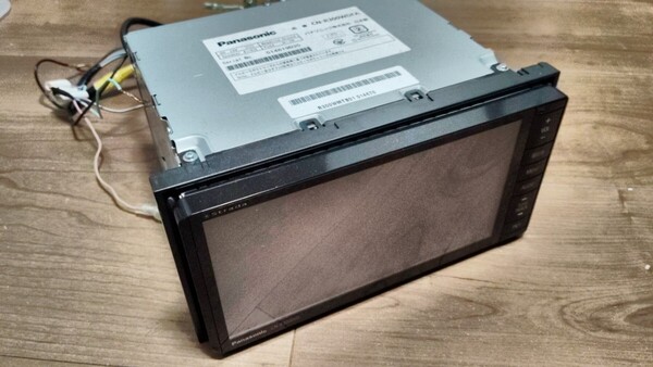 パナソニック ストラーダCN-R300WD DVD・SD・USB・HDMI・Bluetoothハンズフリー・フルセグ対応 SDナビ カーナビ 地図2016年?