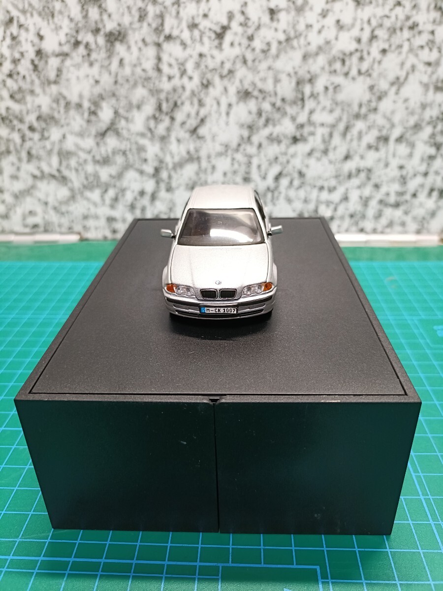 「BMW 3シリーズ ミニカー 限定モデル 1/43スケール新品 BMW 3シリーズ ミニカー 1/43 ブラック