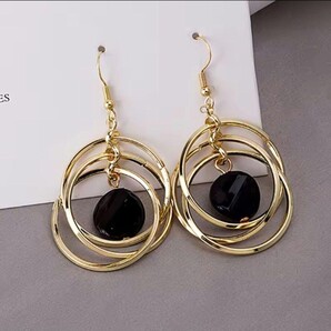 オープンサークル デザイン ピアス ゴールド 黒 輪っか シンプル フォーマル ノーブランド
