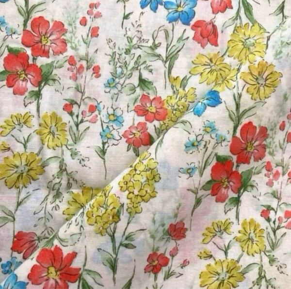 【匿名送料込み】シーチング 薄手花柄布 春物 ハンドメイド 洋裁洋服 1m 花柄