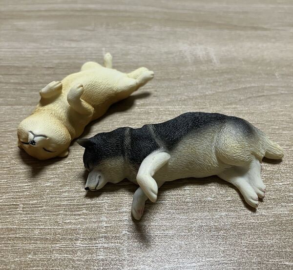 かわいい犬のフィギュア♪ 柴犬 黒柴 2点 マグネット付き