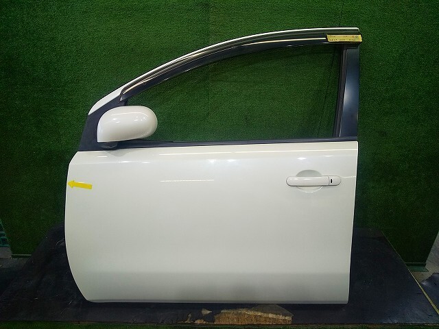 210170　H24年式　E11/ノート　右フロントドア　運転席側　純正品番/H010M-1U6MA　QX1/ホワイトパール 日産 ノート E11 左前後ドア交換 堺市 美原区｜グーネットピット