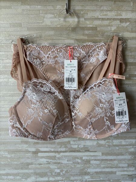B75&M」トリンプ ワンダーメイクマシュマロタッチ ブラジャー ブラ&ショーツ