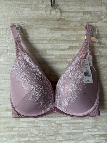 F75」トリンプ 夢みるブラ Deep V バレリーナズ ドリーム ブラジャー