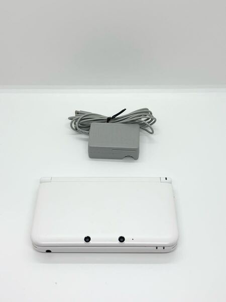 送料無料 ニンテンドー3DSLL ホワイト 本体 充電器付き