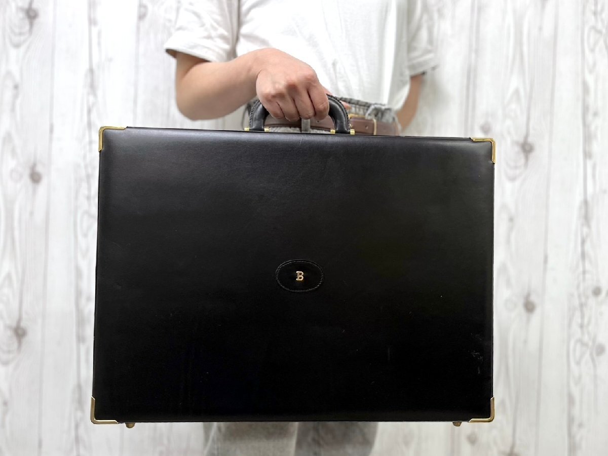 【guri36】美品✨BALLY バリー ダレスバッグ アタッシュケース Yahoo!オークション -「アタッシュケース」(バリー) (は)の落札