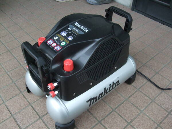 ”美品” マキタ makita エアーコンプレッサー AC500XGH 大容量16L 高圧4口 稼動品 S/N22Y2439(№1212)