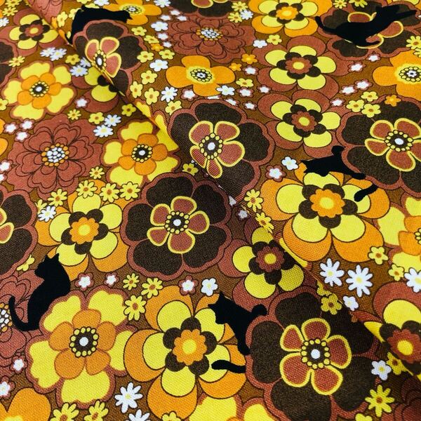 日本製 108×75 シーチング レトロ花柄 黒猫 はぎれ コットン 花柄 クロネコ ネコ柄