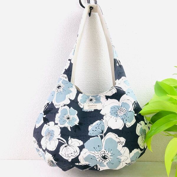 *お花のワンハンドルバッグ グラニーバッグ トートバッグ 肩掛けバック ハンドメイド 花柄 グレー ラスト