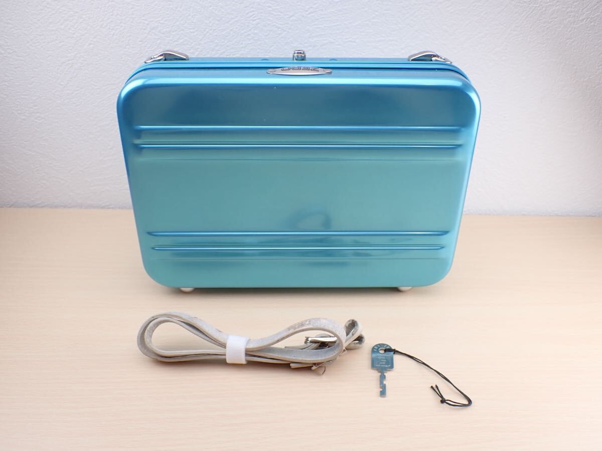 ゼロハリバートン✨アタッシュケース　2way ショルダーバッグ　アルミ　シルバー 楽天市場】【中古】 ゼロハリバートン アタッシュケース