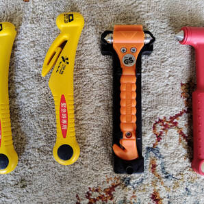 4本セット 緊急脱出ハンマー 緊急ツール シートベルトカッター セーフティハンマー 楽々ガラス割りハンマー ハンマー 緊急脱出用