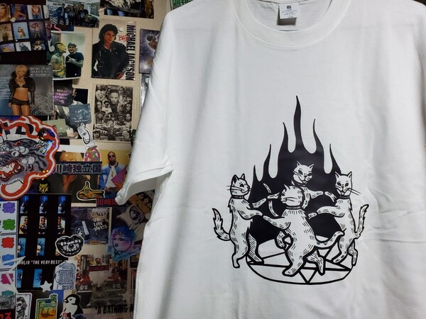 新品│不気味なネコのサークルダンス│ねこ魔方陣│輸入Tシャツ│海外インポート品│Lサイズ│白│ホワイト│ストリート│猫、キャット