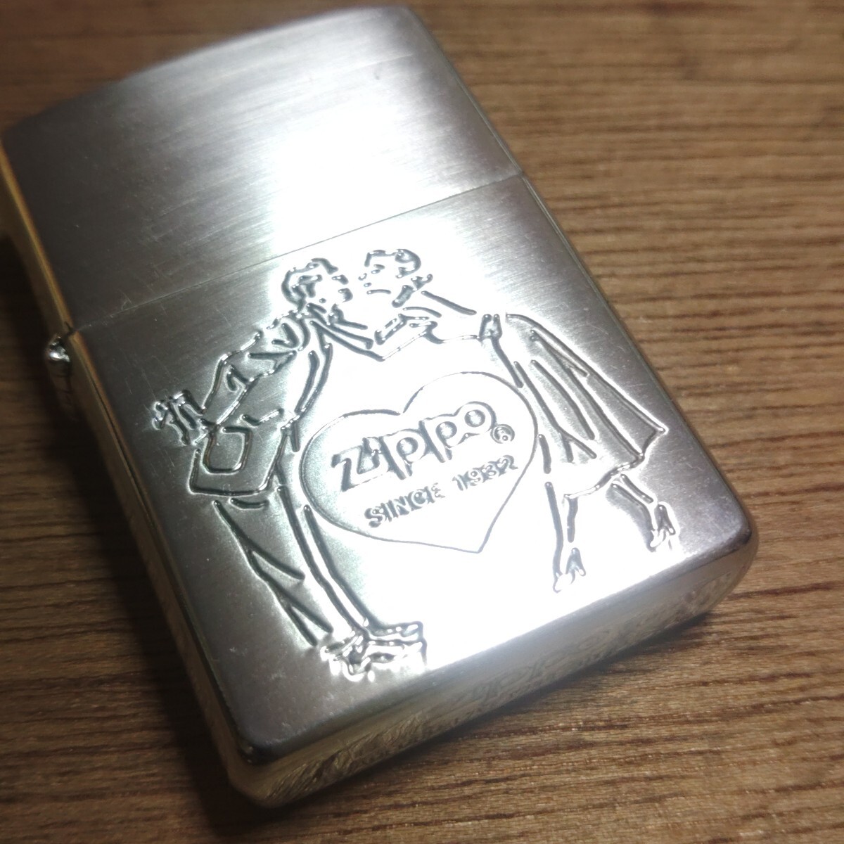 zippo タイムライト シェル 文字盤 パール シルバー 2002年製 Yahoo!オークション -「(シルバー)2002年」(Zippo) (ライター)の