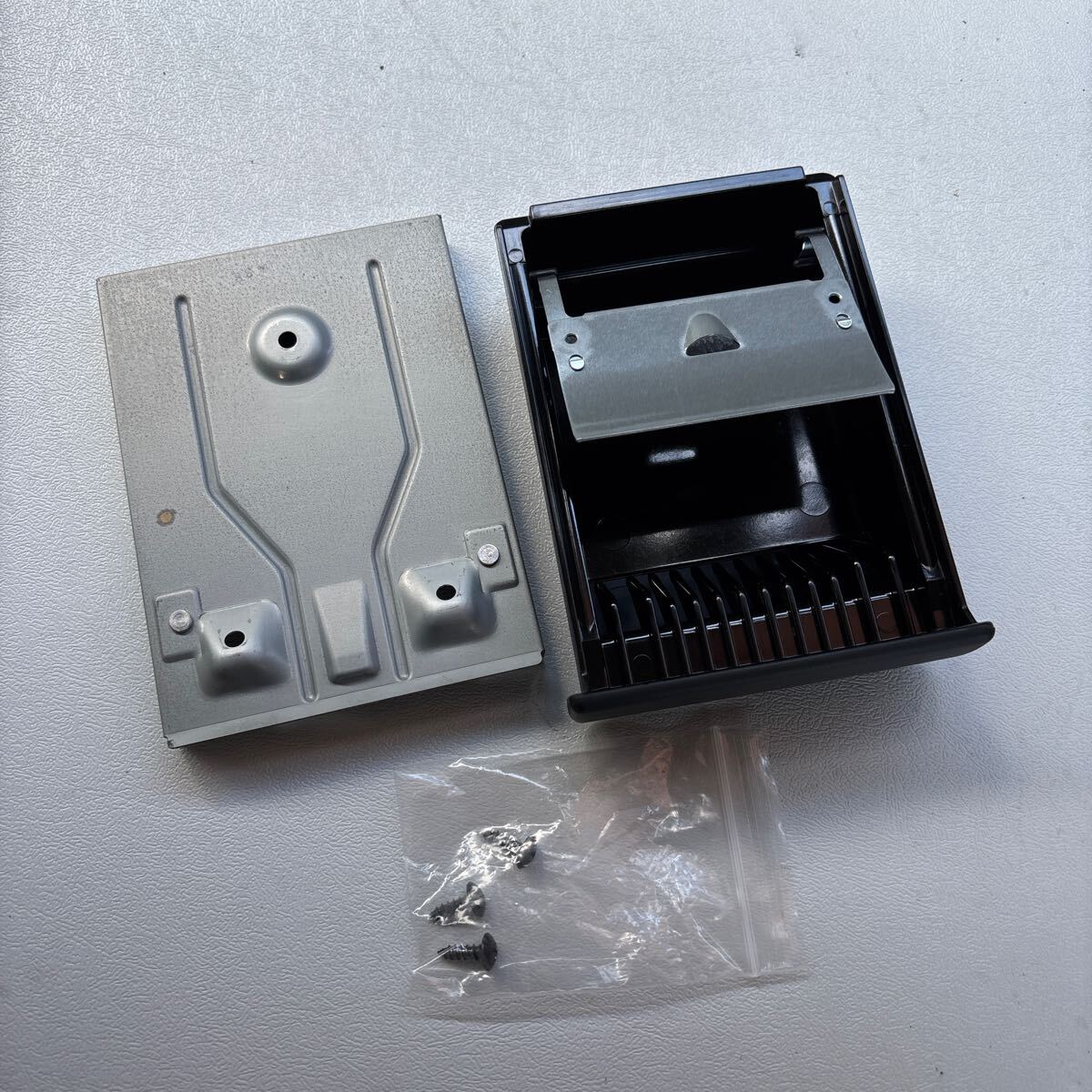 1961年 初代スバルサンバー 発売記念 灰皿 スバル(純正) 灰皿 のパーツレビュー | サンバートラック(RB－JL