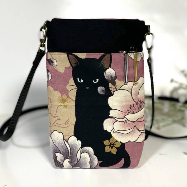 牡丹と黒猫(ピンク)☆スマホショルダーポーチ♪
