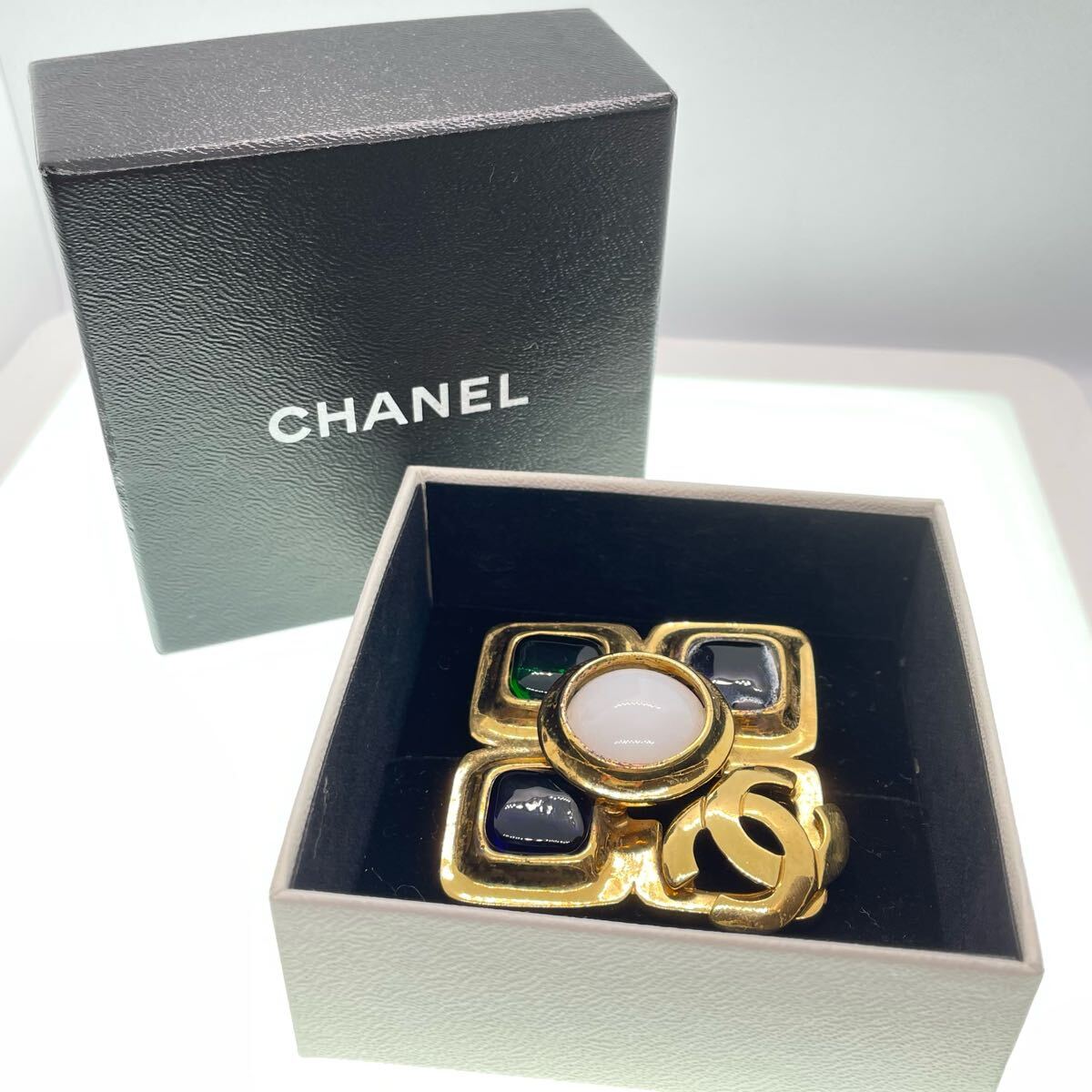 【希少】気品溢れるゴージャス感★CHANEL★ブローチ★期間限定 Yahoo!オークション -ブローチ(シャネル)の落札相場・落札価格