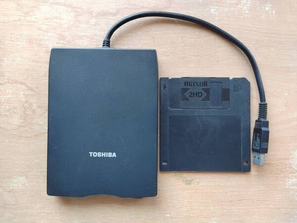 東芝 USB フロッピーディスクドライブ FDU3701A001 FDD 動作確認済