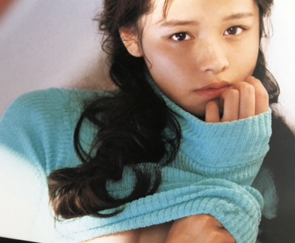 kj ★額装品★ ビビアンスー グラビア セクシー 下着なし 貴重写真 A4額入り ポスター風デザイン 水着 ノーブラ 美乳 女優 歌手
