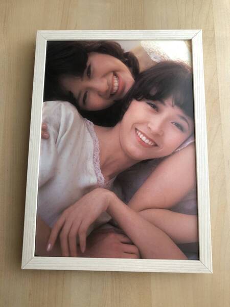 kj ★額装品★ キャンディーズ 田中好子 藤村美樹 グラビア 貴重写真 A4額入り ポスター風デザイン 女優 歌手 CD アルバム セクシー 癒し