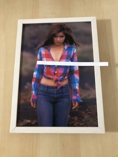 kj ★額装品★ 風吹ジュン グラビア セクシー ノーブラ 透け 貴重写真 A4サイズ額入り ポスター風デザイン 女優 映画 ドラマ 昭和レトロ