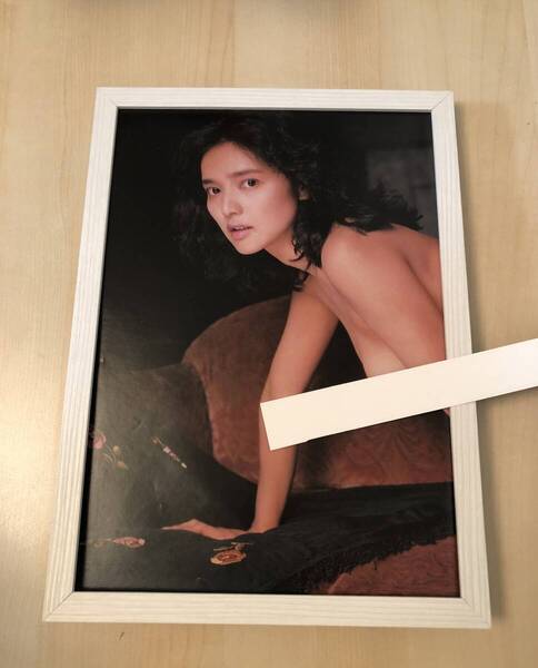 kj ★額装品★ 水沢アキ グラビア セクシー ノーブラ 貴重写真 A4額入り ポスター風 水着 女優 アイドル 昭和レトロ 美乳 セミヌード