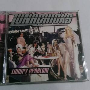 送料込 Lunachicks - Luxury Problem☆Bratmobile 7 Year Bitch Bikini Kill L7 Heavens to Betsy Hole