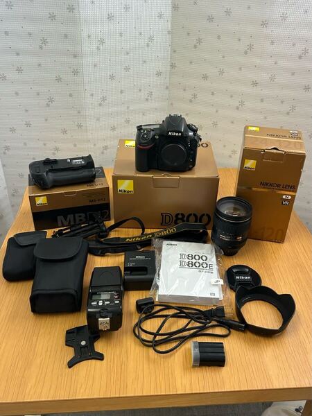 Nikon D800 【純正レンズ ストロボ バッテリーグリップセット】