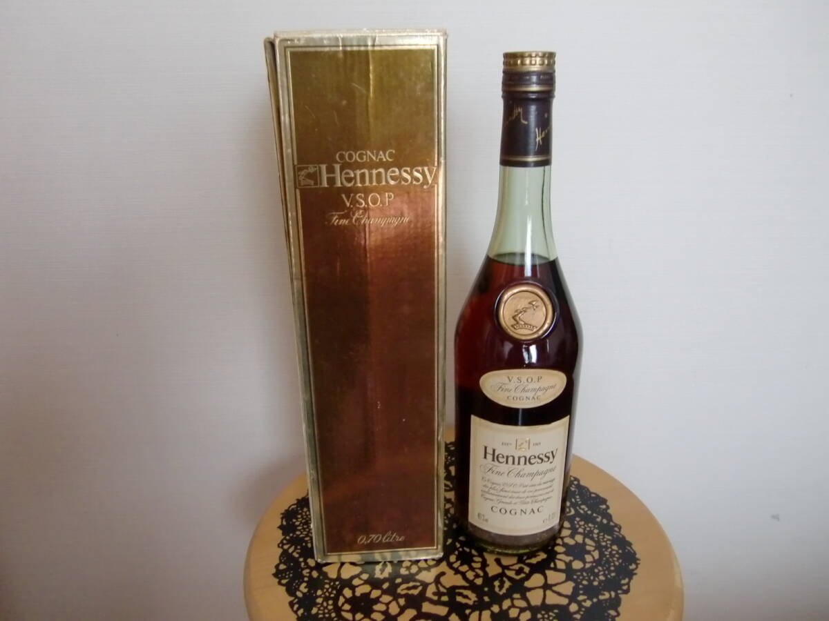 【値下げ交渉可】Hennessy V.S.O.P 700ml【古酒】 Yahoo!オークション -「ヘネシー v.s.o.p」の落札相場・落札価格