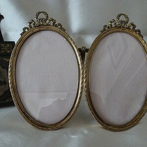 Grace アンティーク フランス 20世紀初頭 真鍮製 リボンとガーランドの ダブル・オーバルフレーム / 写真立て (壁掛けリングなし)